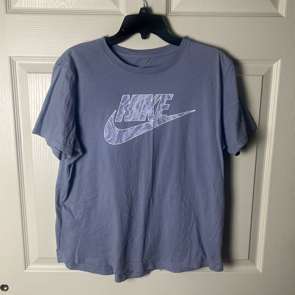 Nike tee